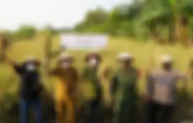 Bakti untuk Negeri Sharp Mapan Hasilkan Panen Pertama untuk Masyarakat Pra Sejahtera di Karawang