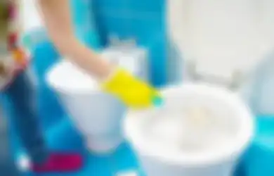 Mau Menghilangkan Noda Kuning pada Dudukan Toilet? Ini Solusinya!