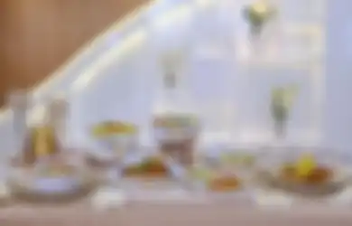 Ciptakan Suasana Hangat Nan Elegan di Meja Makan, Tupperware Gandeng Anne Avantie Hadirkan Sekar Jagad Collection