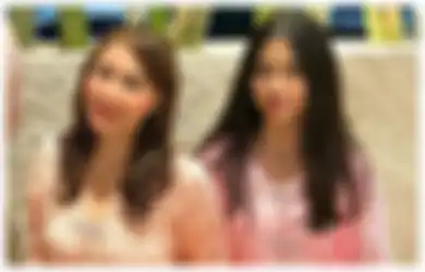 Kayak Kembar! 5 Fashion Kompak ala Anak Tessa Kaunang, Andisa Leota Anabel Bareng Mama