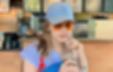 Gagal Nikah dengan Pengusaha, Ayu Ting Ting Kepergok Fitting Baju, Bakal Lepas Lajang?  