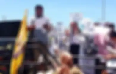Turun ke Jalan Naik Pikup Sambil Orasi, Viral Puluhan Siswa SMP di Buru Selatan Demo Temannya yang Nikah Muda, Beri 4 Tuntutan Ini ke KUA