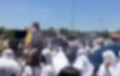 Sejumlah Guru dan Murid Bawa Mobil Pick Up Beserta Pengeras Suara Datangi Sebuah Pesta Pernikahan Demi Gagalkan Acara Nikah Seorang Siswi SMP, Begini Kronologinya!