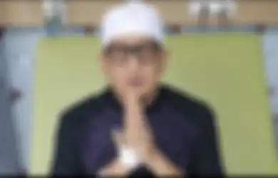 Foto Dorce Gamalama Terbaring Lemah di Ranjang RS Beredar, Ustaz Zacky Mirza Akhirnya Minta Maaf ke Netizen Usai Jenguk Bunda Dorce