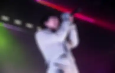 Oli Sykes Keluarin Lagu EDM Bareng Cheat Codes, Katanya Sih Lagu Pop Depresif