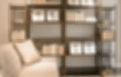 Cara Memaksimalkan Rak Buku untuk Dekorasi hingga Pembatas, 4 Idenya!