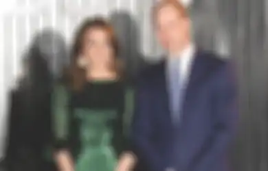 Charming! 4 Penampilan Kate Middleton Pakai Dress Hijau yang Curi Perhatian (Part 1)