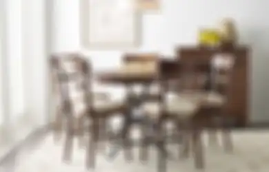 Mau Pakai Meja Makan Persegi, Oval, atau Bulat? 3 Hal ini Layak Dipertimbangkan!