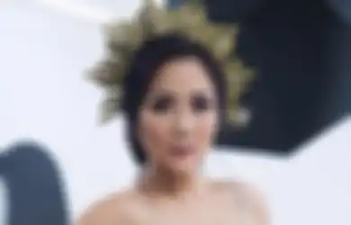 Innalillahi Wa Inna Illaihi Rojiun, Tertunduk Lesu di Depan Makam, Selebgram yang Tolak Pesona Ariel Noah Ini Berduka Kehilangan Sosok Tercinta