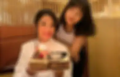 Foto Terakhir Vanessa Angel Bikin Ussy Sulistiawaty Histeris, Ini Alasan Jenazah Ibunda Gala Sky Dimakamkan Satu Liang Lahat dengan Pasangan Abadinya