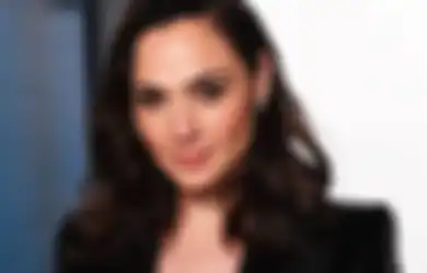Tinggalkan Image Super Hero, Gal Gadot Jadi Evil Queen di Snow White!