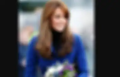 Mengintip 4 Gaya Kate Middleton Pakai Turtleneck Top. Kece Maksimal!