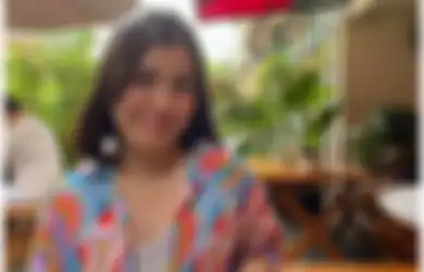 Stylish! 5 Ide Padu Padan Kemeja ala Adik Marsha Aruan, Michelle Aruan
