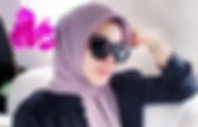 Bergaya Bak Lady Rocker, Syahrini Buat Netizen Menjerit Saat Pakai Sepatu Boots Kulit Seharga Motor, Intip Gayanya yang Mewah Namun Tetap Elegan