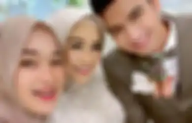 Datang ke Resepsi Pernikahan Ria Ricis dan Teuku Ryan, Ririe Fairus Pamer Keakraban dengan Pria Tampan Ini, Mantan Istri Ayus Tak Sungkan Lempar Godaan
