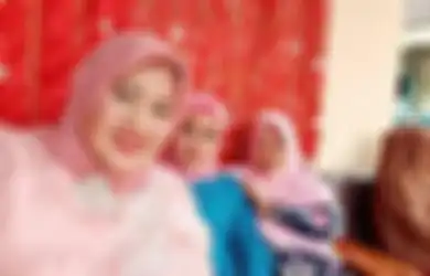 Foto Daftar Utang Riri Khasmita Diunggah, Ini Ucapan Pengacara Mantan ART Bikin Nirina Zubir Walk Out dari Acara TVOne