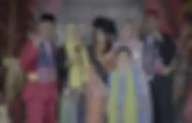 Umi Kalsum Arak Syifa yang Baru Lulus Kuliah Keliling Kampung Pakai Tanjidor, Ayu Ting Ting Malu: Apa Kata Temen Artis Gue?