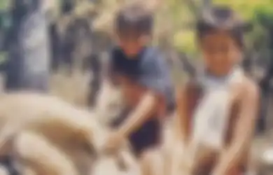 Senyum Kecilnya Imut dengan Kulit Terpanggang Matahari, Bocah Ini Tak Disangka-sangka Buat Indonesia Alami Hari Patah Hati Nasional Saat Dewasa, Hidup Susah Putus Sekolah Sampai Tinggal di Hutan