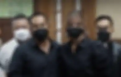 Disindir Majelis Hakim, Wajah Nia Ramadhani dalam Sidang Tampak Berbeda, Dulu Foto Istri Ardi Bakrie Sebelum Ditangkap Viral