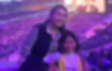 Jauh-jauh Nonton Konser BTS Sampai Negeri Paman Sam, Ayu Ting Ting Dibuat Tepok Jidat dengan Tingkah Tak Terduga Bilqis Saat Nonton Boyband Favoritnya: Mana Ada Fans Kayak Gini