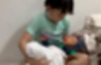 Gisel Pamer Foto Anaknya Pangku Adik Rafathar, Gempi Punya Rencana Buat Mamanya Betah Tinggal di Andara