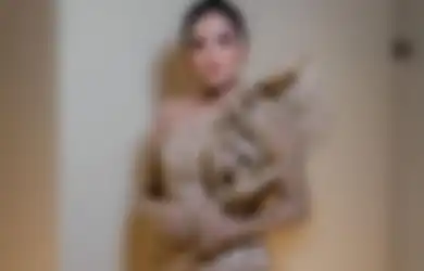 Tinggal di Rumah Mewah Bak Istana Senilai Rp 35 Miliar, Istri Musisi Ini Akui Sering Nangis Diam-diam, Alasannya Mengejutkan