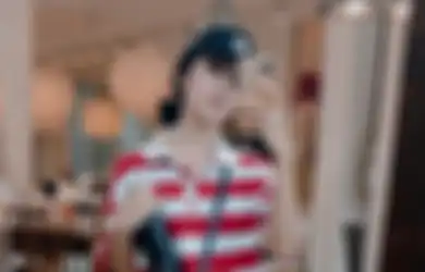 Gaya Febby Rastanty Padu Padan 9 Outfit Motif Stripes. Simpel Tapi Keren!
