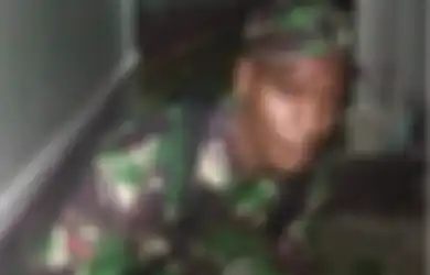 Foto Prada Yotam yang Kabur Bawa Senapan Pindad Dikomentari Musuh, TNI AD Buru Pelaku ke Hutan Papua