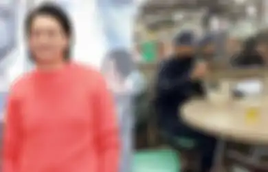 Dulu Dipuja Karena Kesuksesannya Tandingi Bruce Lee hingga Jackie Chan, Aktor Laga Legendaris Ini Kepergok Makan di Kedai Mie Pinggir Jalan, Intip Penampilan Terbarunya yang Bikin Kaget