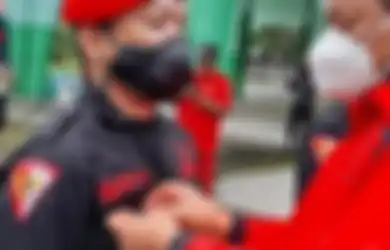 Foto Anggota Satgas PDIP Terlanjur Dihujat, Ternyata Begini Ucapan Pelajar Al Azhar yang Bikin Pelaku Emosi