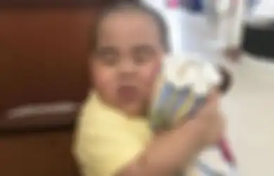 Viral Gara-gara Ketawanya yang Menggemaskan, Bayi Tatan Kini Berubah Drastis di Usianya yang ke 6 Tahun, Wajahnya Bikin Pangling!