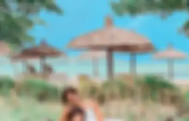 Bahagia di Bali, Foto Gempi Peluk Mamanya Bikin Netizen Berdoa, Gisel Panik Putrinya Digigit Hewan Ini