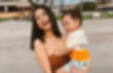 Bikin Hati Teriris, Momen Gala Sky Cium HP Saat Tonton Video Vanessa Angel Terungkap, Kata Ini Terucap dari Bibir Anak Bibi Ardiansyah