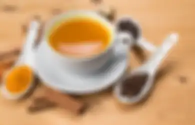 Tiap Pagi Minum Air Lada Hitam Campur Kunyit, Mujarab Cegah Sakit!