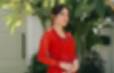 Dari Kasual Hingga Formal, Inspirasi Tampil Pakai Kebaya ala Marsha Aruan!