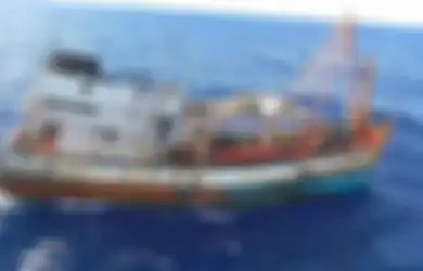 Nyolong Ikan di Perairan Indonesia, Kapal Berbendera Malaysia Dikejar Kapal Pengawas Hiu 08 Milik KKP, Tembakan Peringatan Mewarani Penangkapan, Begini Akhirnya