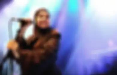 Jadi Mualaf, Penyanyi Jadul Ini Lepas Hijab Usai Sang Anak Bunuh Diri, Foto Terkininya Jadi Kontroversi