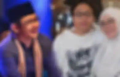 Langit dan Bumi dengan Ayahnya yang Hidup Bergelimang Harta dengan Istri Barunya, Anak Pasha Ungu Ini Hidup Sederhana Jauh dari Kata Mewah dengan Okie Agustina dan Ayah Tirinya