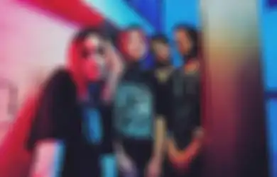 Stand Atlantic Rilis Album Baru, Kolaborasi dengan Tom The Mail Man di Lagu 'Dumb'