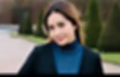 Bak Pinang Dibelah Dua dengan Ibunda Rafathar, Sosok Wanita Ini Punya Wajah yang Mirip dengan Nagita Slavina, Videonya Viral Hingga Banjir Komentar: Nagita Pas Muda Ini Mah