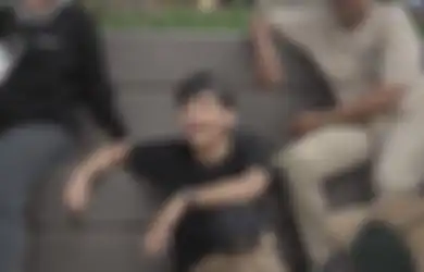 Pundaknya Tiba-tiba Ditepuk, Bintang Emon Kaget Dirinya Ternyata Dibuntuti Intel di Tengah Keramaian: Kita Hidup di Negara UU ITE