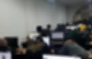 Baru Sebulan Nikmati Gaji di Atas UMR Sudah Digrebek, Karyawan Pinjol Ungkap Cara Kerja Kantornya Tagih Para Nasabah Nunggak Utang: Kita di Sini Enggak Merugikan