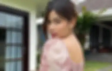 Melisa Hart Saat Dandan Sebelum Kencan Bisa Dengerin Lagu Satu Album