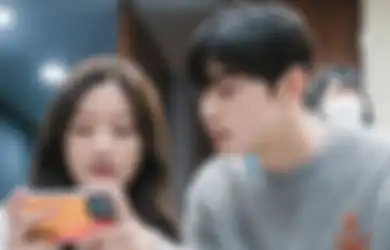 Masih Sahabatan, Moon Ga Young dan Pemain True Beauty Ini Nonton Konser ASTRO!