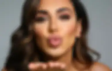 Ikuti 4 Tips Memakai Lipstik Bagi yang Punya Bibir Tebal, Tambah Keren