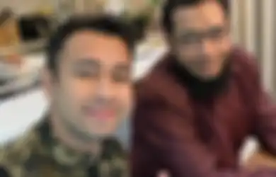 Foto Ustaz Khalid Basalamah Bareng Raffi Ahmad Terlanjur Digeruduk, Ternyata Sang Pendakwah Nggak Pernah Bilang Haram dalam Ceramah Wayang