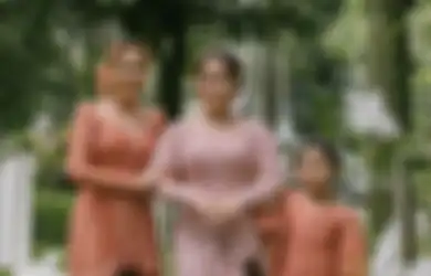 Tak Sendiri, Ayu Ting Ting Ternyata Ditemani Pria Gagah Ini di Pernikahan Sang Adik, Assyifa Nuraini, Keduanya Kompak Pakai Baju Kopel Warna Senada