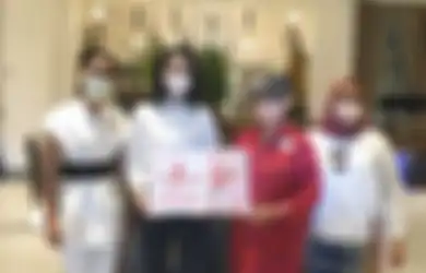 Tetap Ceria dalam Perjuangan, barenbliss Beri Dukungan pada Perempuan Pengidap Kanker
