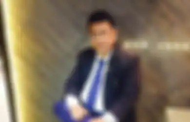 Fotonya Hebohkan Jagat Maya, Hotman Paris Santai Pangku Janda Seksi 4 Anak Ini, Netizen Banjiri Instagram Sang Pengacara dengan Komentar