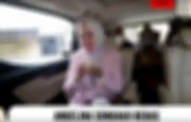 Sepanjang Perjalanan Menuju Rumah Tangisnya Tak Berhenti, Angelina Sondakh Bahagia Luar Biasa Bisa Bebas Setelah 10 Tahun Mendekam di Penjara, Ibu Keanu Massaid Sampai Terheran-heran dengan Penampakan Ibukota